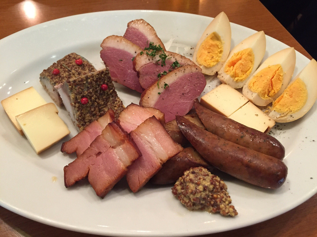 日本酒バル YODARE 蒲田店