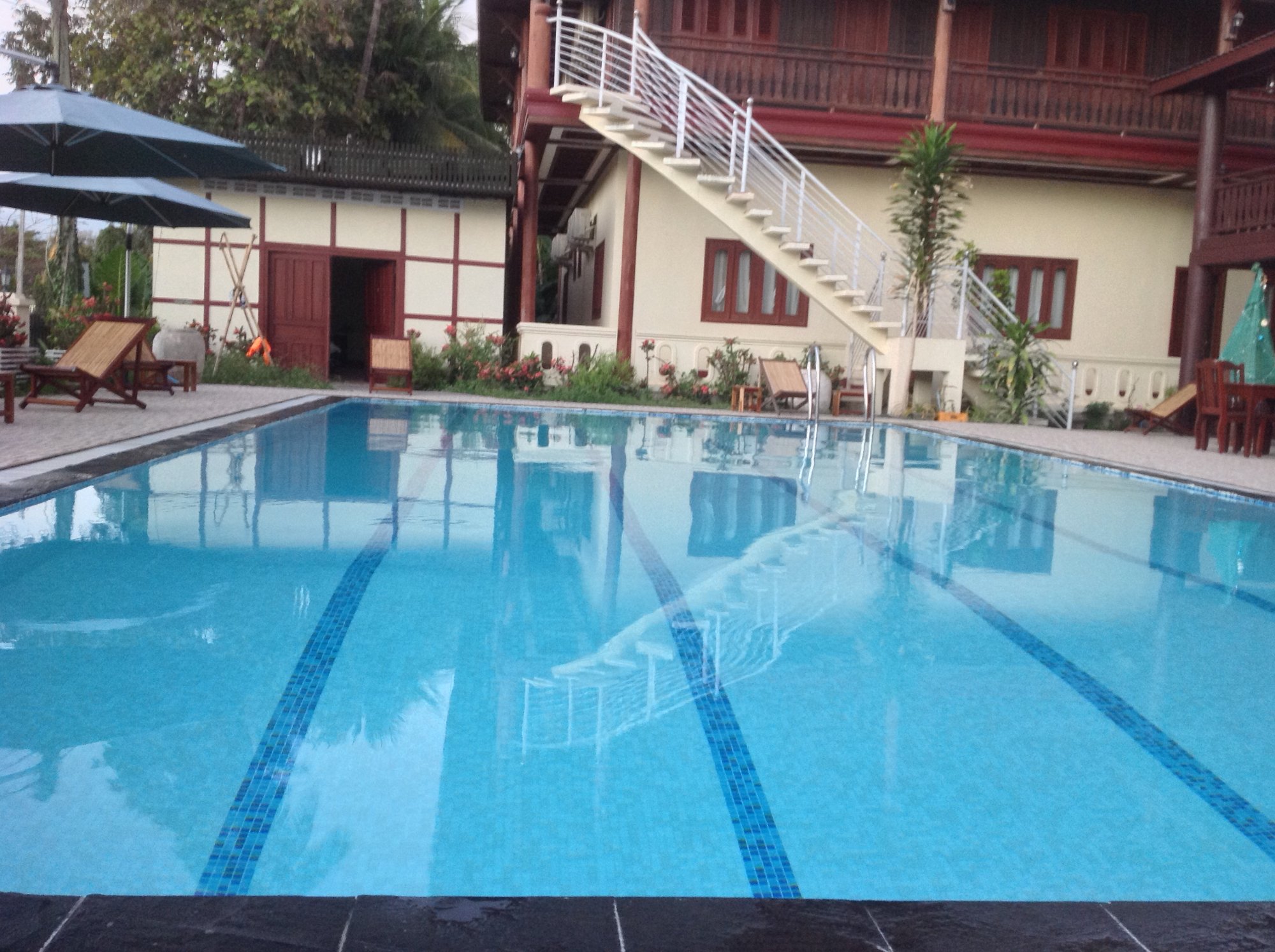 Kongmany Colonial House-泳池