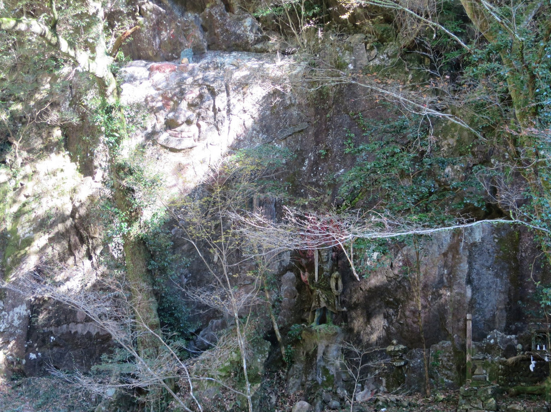 Magaibutsu - Buddha Statues Carved on Rocks景点图片