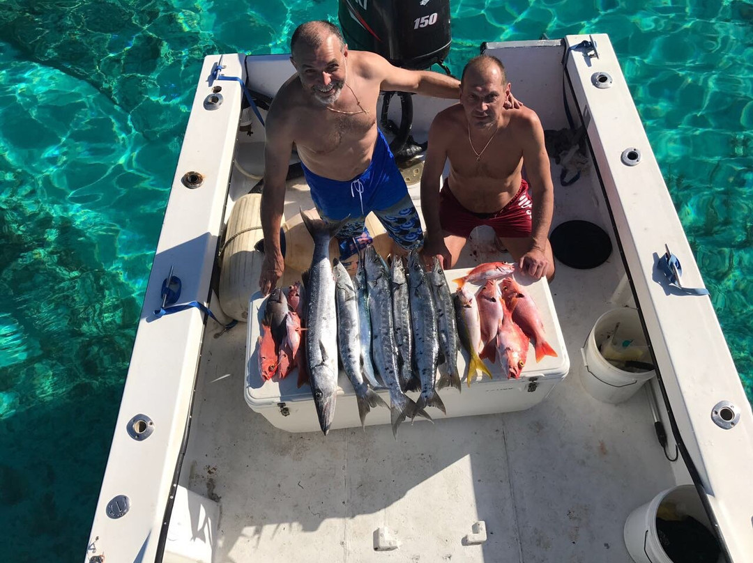 Capt Z Charter-Gregory Town必去景点