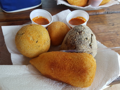 Araraquara餐馆和美食-Coxinhas Douradas