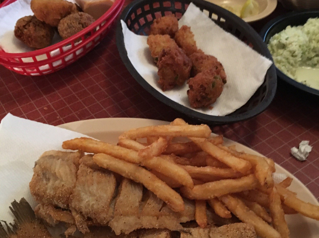 Pachuta餐馆和美食-Long's Fish Camp