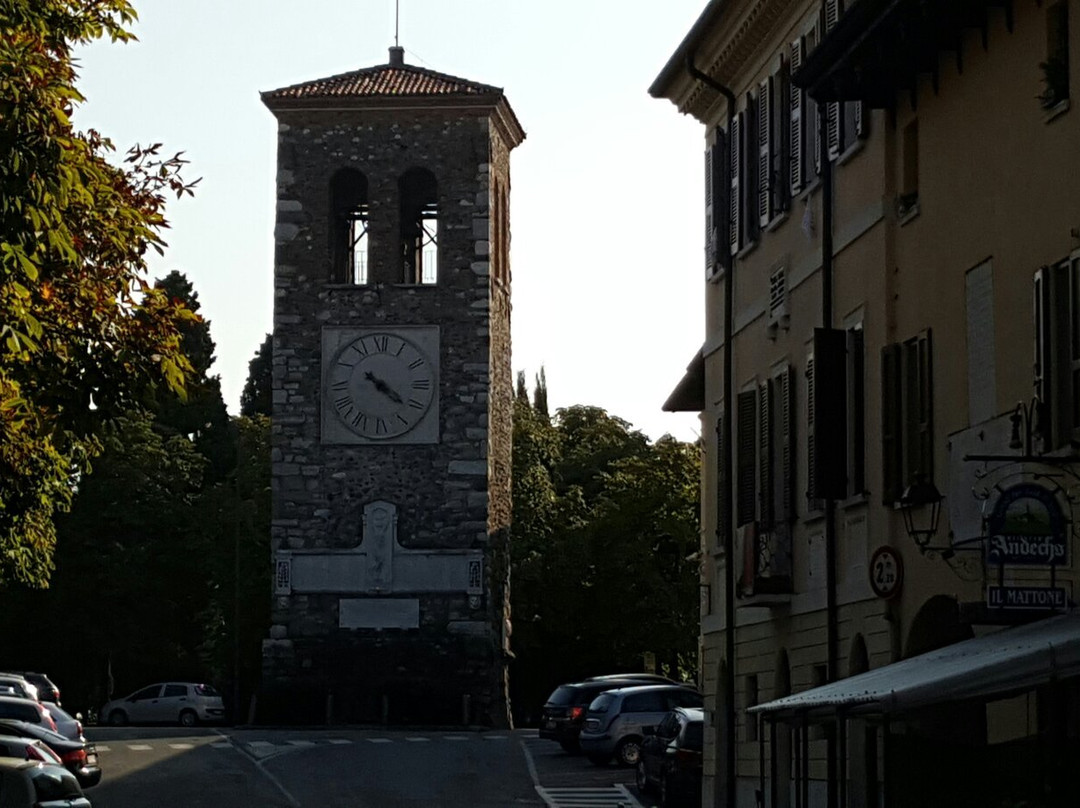 Torre Civica Medievale con resti del castello di Calcinato景点图片