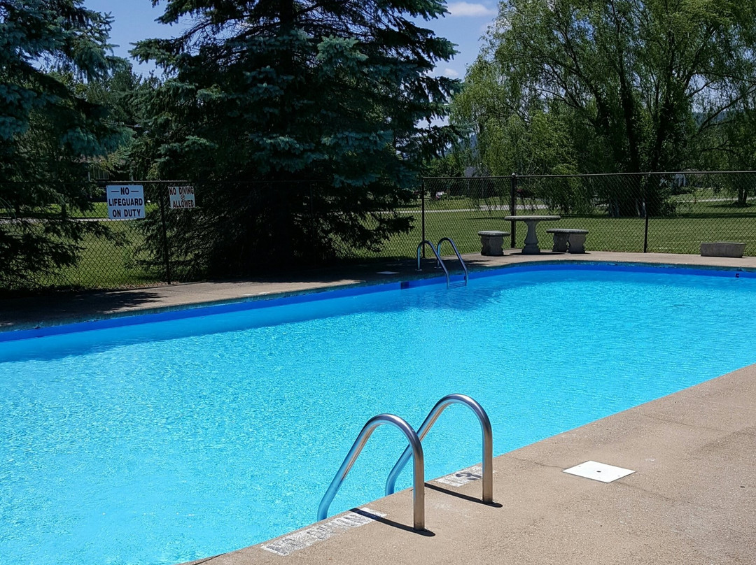 Americourt Hotel Mountain City主图