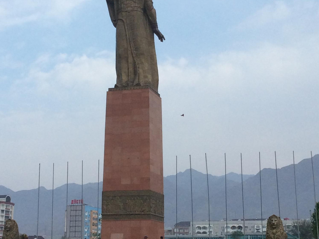 Monument to Ismoil Somoni-苦盏必去景点