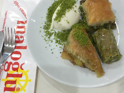 Batman餐馆和美食-Inaloglu Baklava