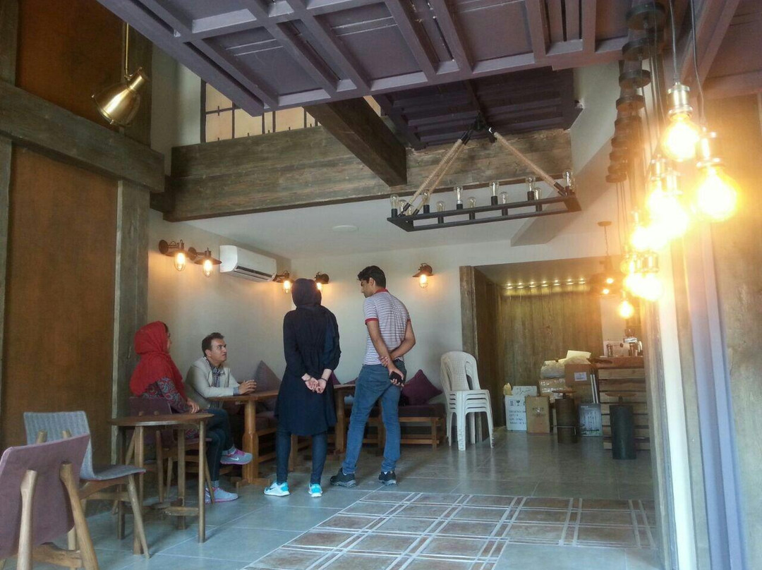 Ardeshiri-ye Bala餐馆和美食-Geren Cafe