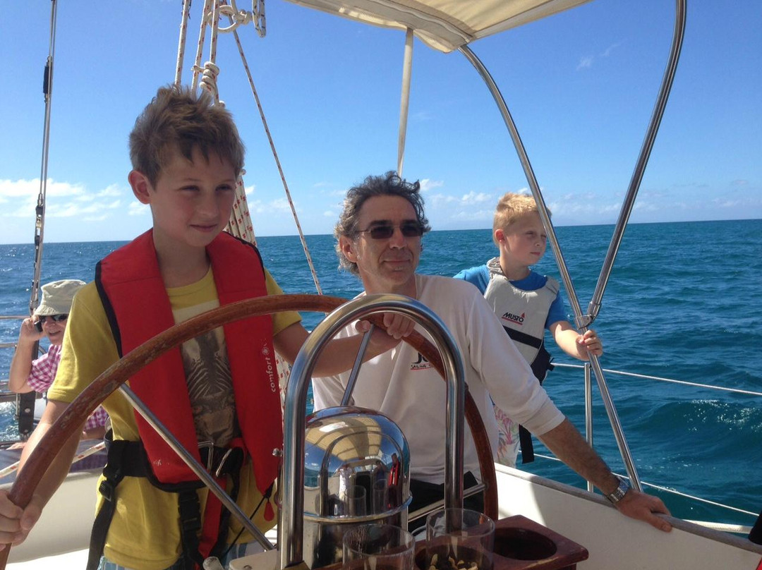 Joy Sailing Tours-Jolly Harbour必去景点