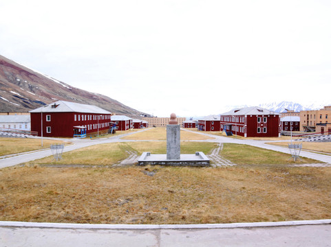 Svalbard Wildlife Expeditions-朗伊尔城必去景点