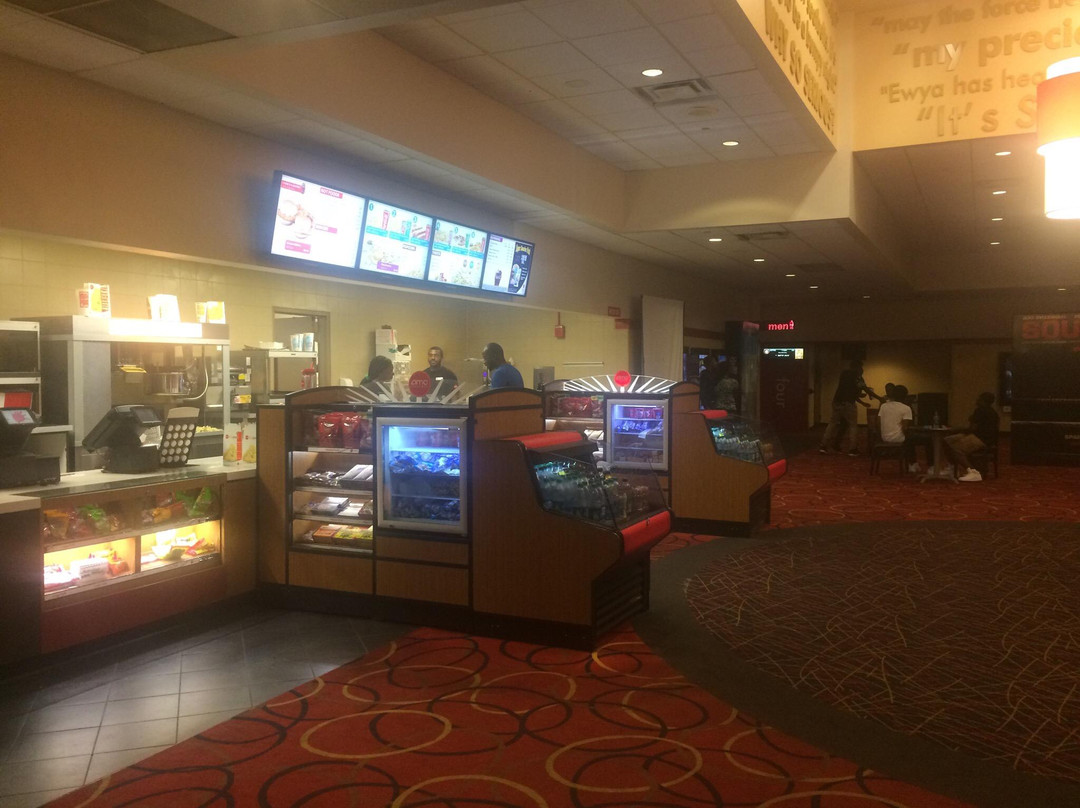 AMC St. Charles Town Center 9-Waldorf必去景点