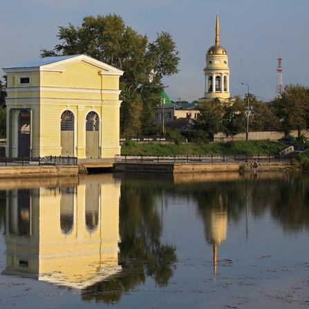 Dam at the Town Pond景点图片