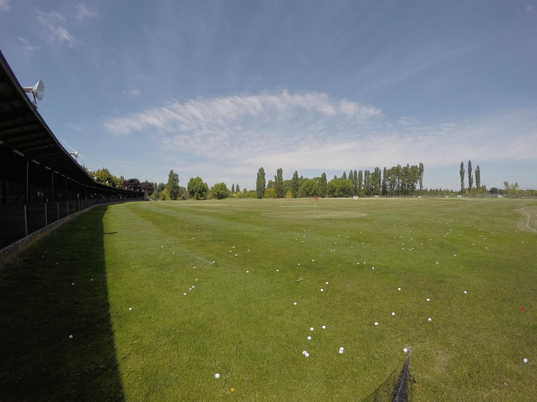Dukes Meadows Golf, Tennis & Ski-伦敦必去景点