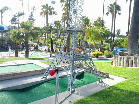 Boomers! Fountain Valley-芳泉谷必去景点