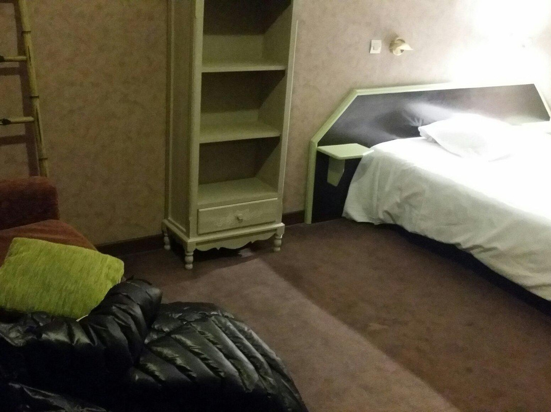 Logis Hôtel Rest. des Portes de Meuse主图