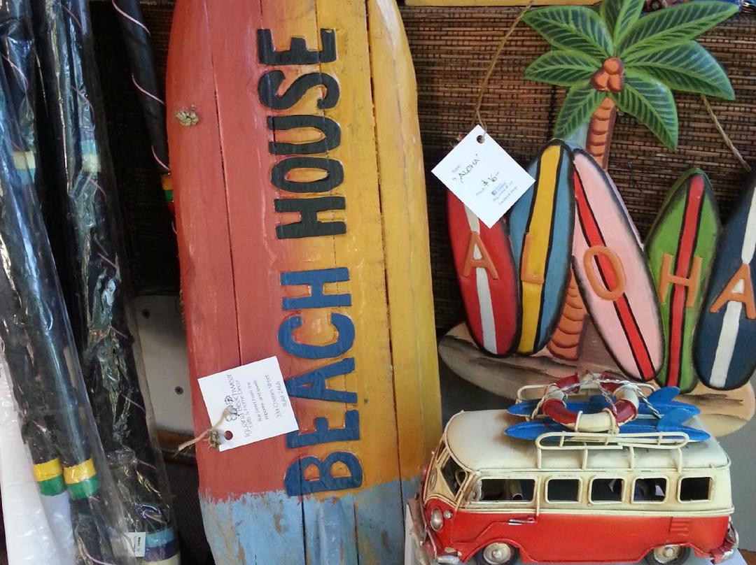 Iguana Beachwear Gifts & Home Decor景点图片