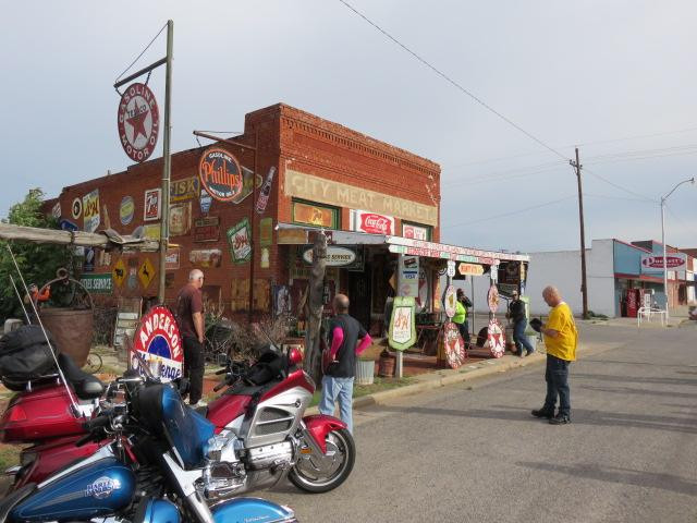 Sandhill Curiousity Shop景点图片