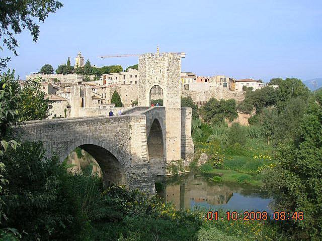 Puente de Besalúa景点图片