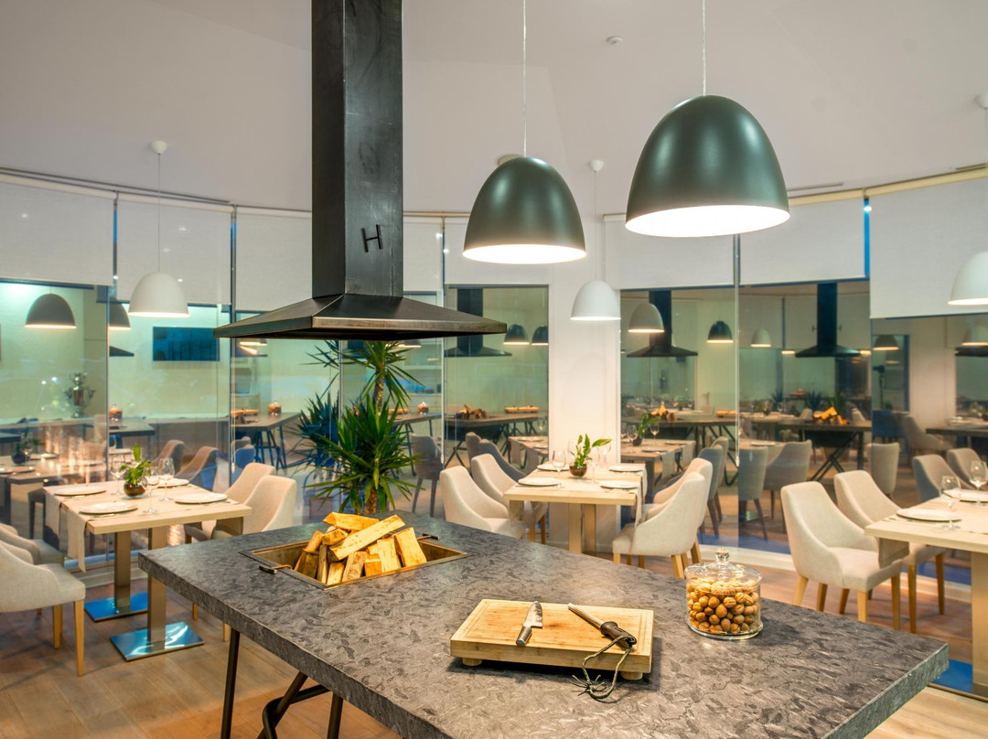 Hlyniany餐馆和美食-Kavalier Restaurant