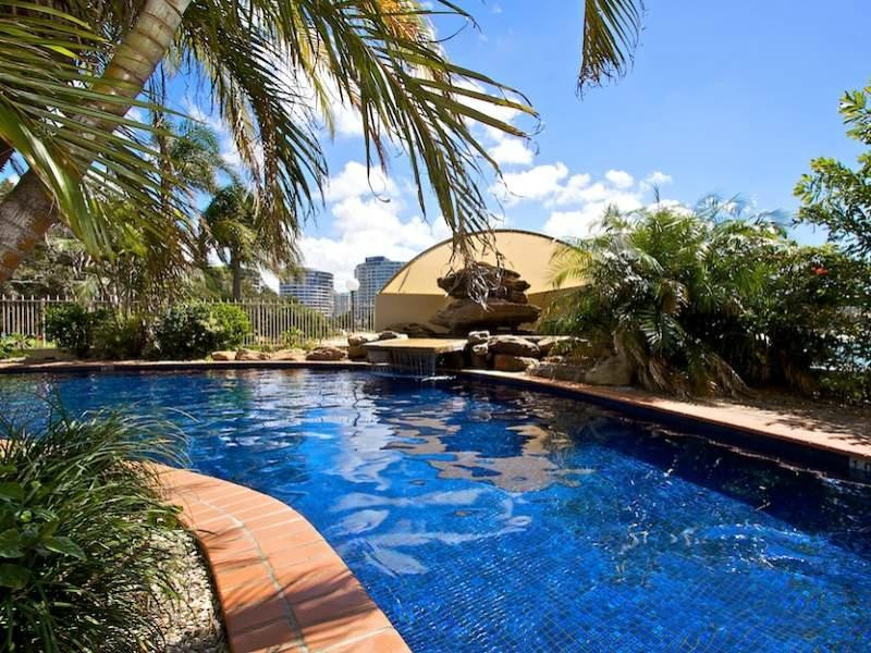 Sails Beach House Apartments