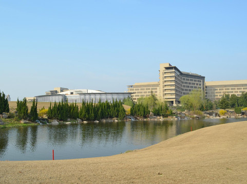 上海嘉定颖奕皇冠假日酒店主图