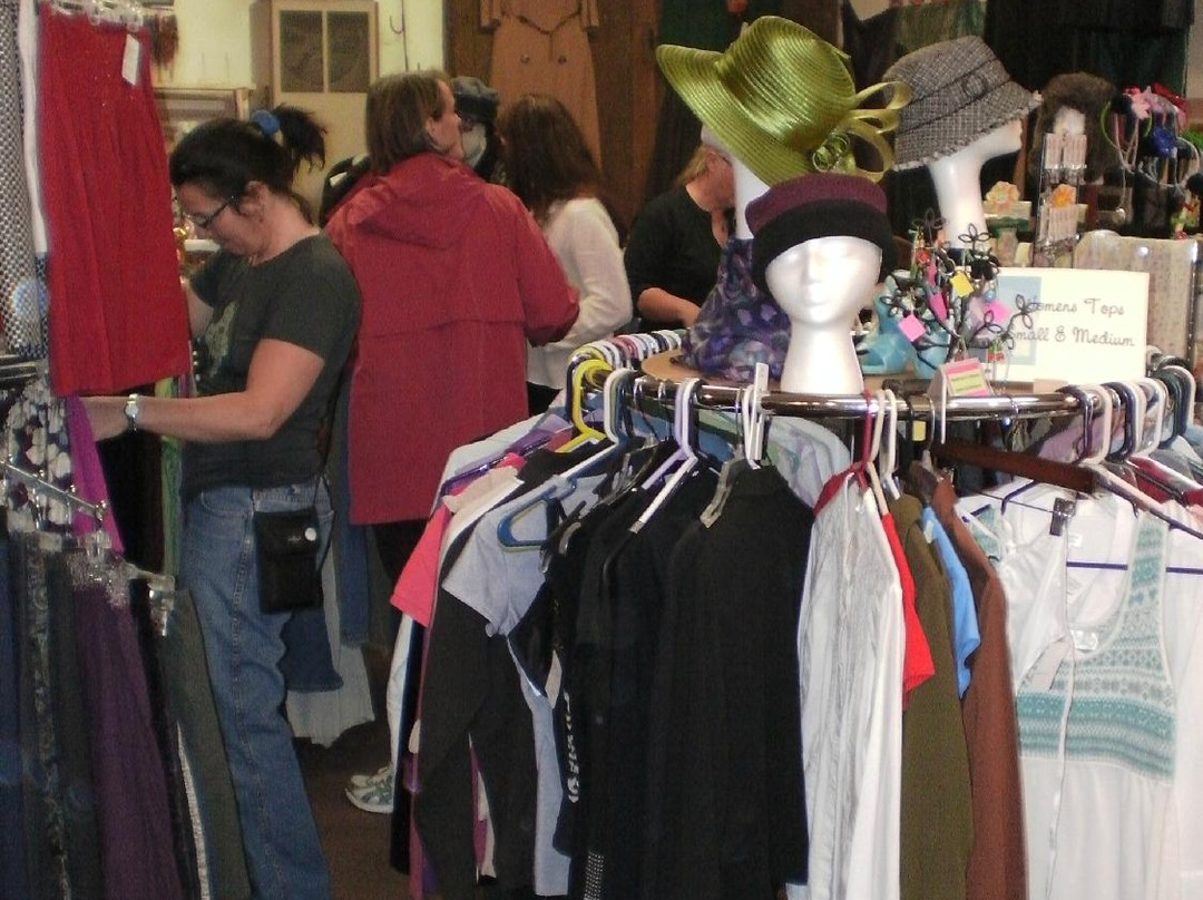 Clothespins Consignment Boutique-Dover必去景点