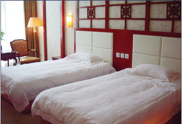 明和大酒店主图