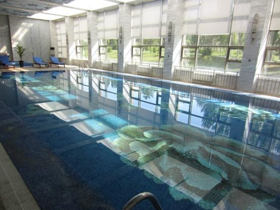 鄂尔多斯皇冠假日酒店主图