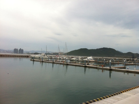 三亚半山半岛帆船港酒店主图