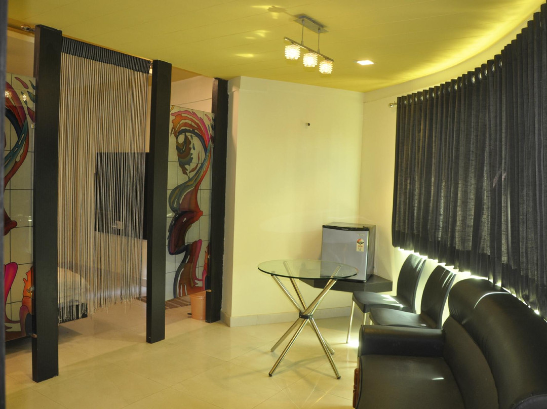 Hotel Wood Land主图