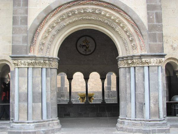 Maria Laach Abbey-Glees必去景点