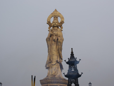 莲花山高尔夫球会-广州市必去景点