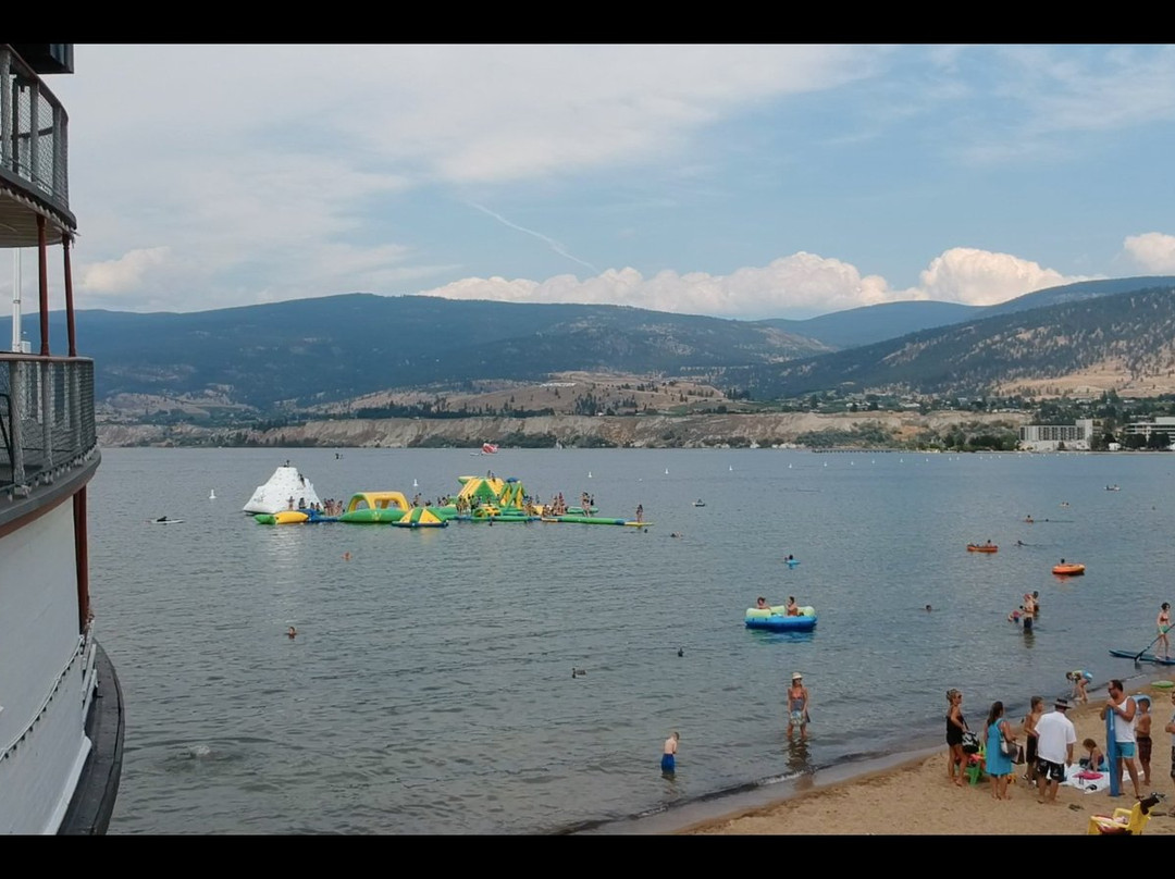 Splash BC Water Parks - Penticton Wibit景点图片