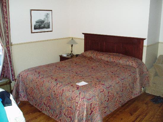 Auberge de l'Eveche-客卧