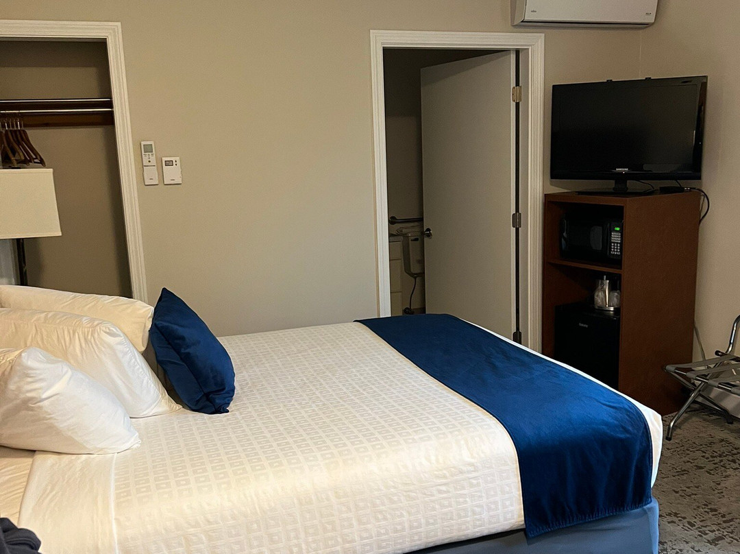 Long Lake Motor Inn主图