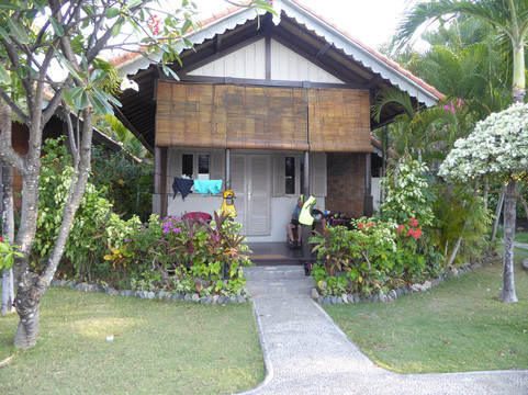 肯巴厘海滩简易别墅酒店主图