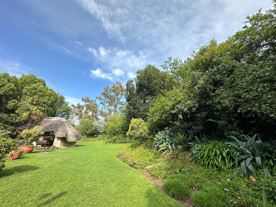 Ipe Tombe Guest Lodge主图