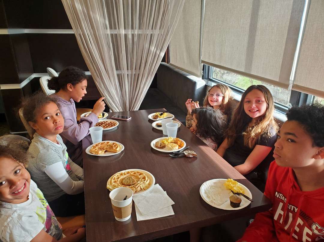 Drury Inn & Suites Kansas City Airport主图