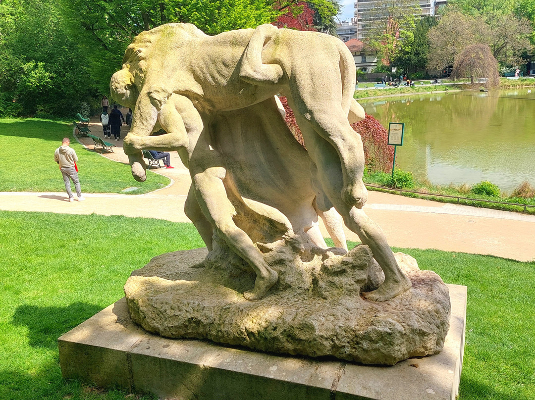 Statue La Mort du Lion景点图片