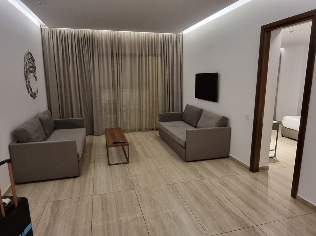 阿里亚敦假日乡村酒店主图