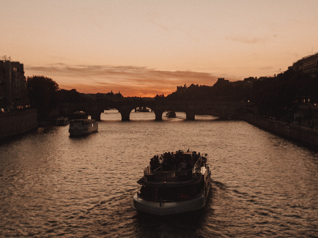 Voilà Tours-巴黎必去景点