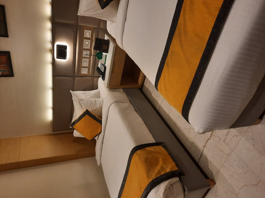 Sunhill Portico主图