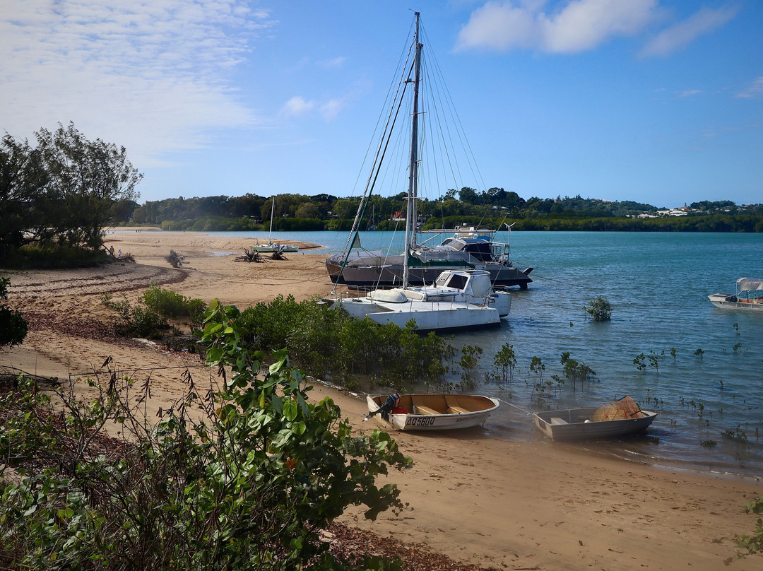 Bucasia Beach景点图片