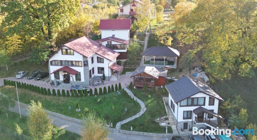 Pensiunea Stejarul Lui Andrei主图