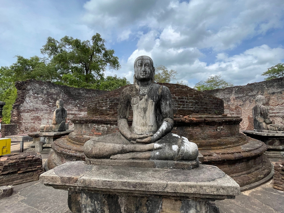 Dinesh Liyanage-波隆纳鲁瓦必去景点