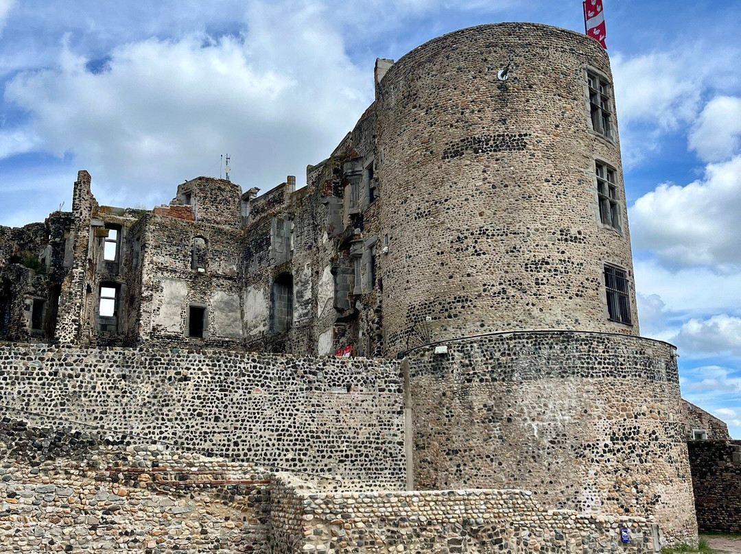 Château de Montrond les Bains景点图片