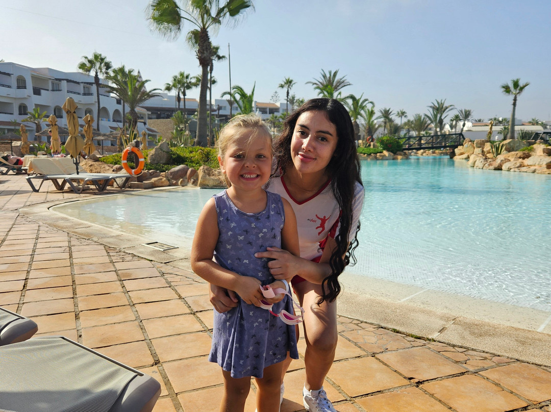 堤基达杜纳斯悦宜湾酒店主图