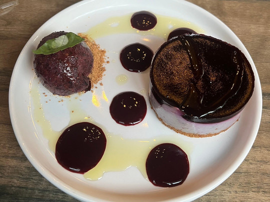 Underbelly - By The Pig主图