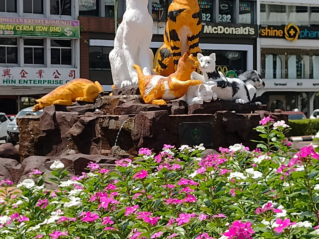 Cat Monument-古晋必去景点