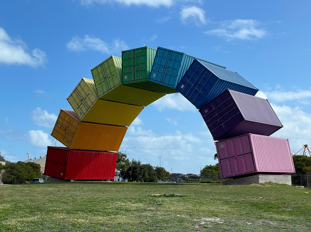 Rainbow Sea Container景点图片