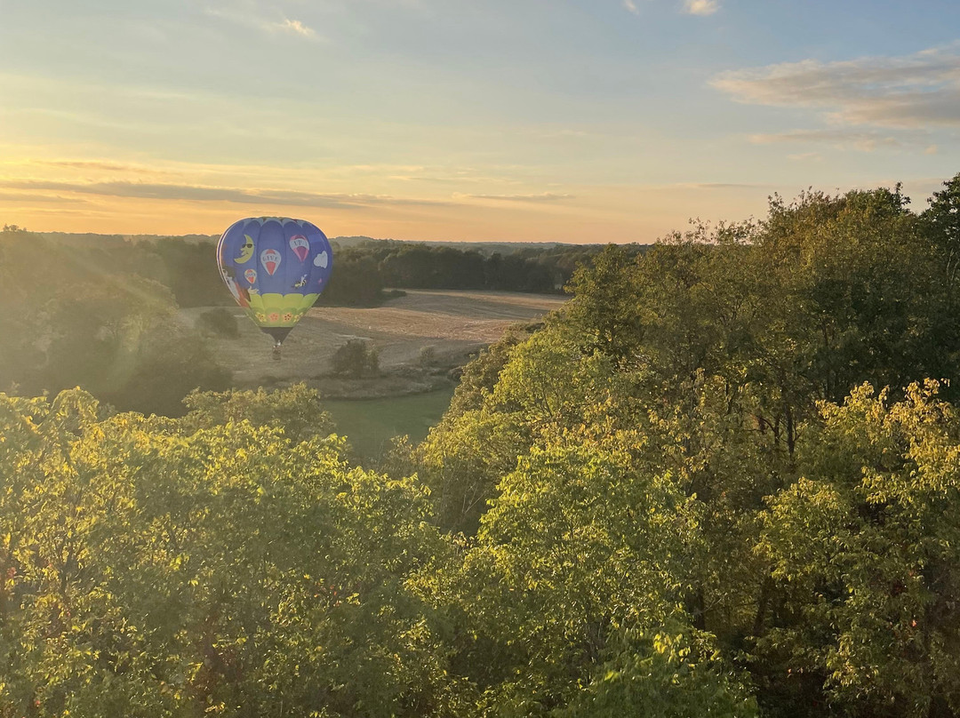 Magic Clouds Balloon Corporation景点图片